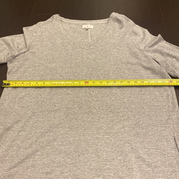 Lou & Grey incredibly soft sweatshirt. Like New - Picture 5 of 7